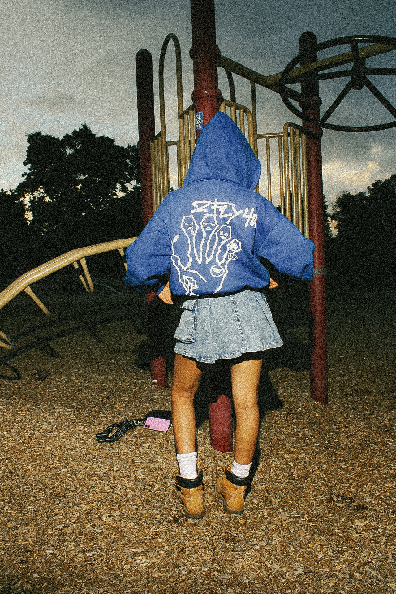 2CLOCKD "2FLY 4 U" CROPPED FULL ZIPUP HOODIE.