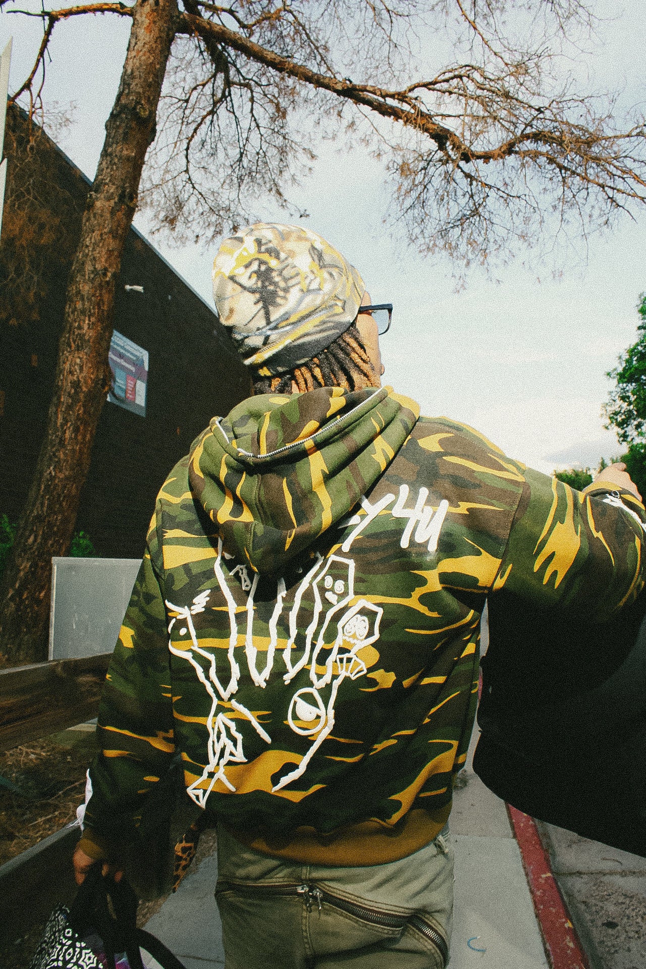 2CLOCKD "2FLY 4 U" CROPPED FULL ZIPUP HOODIE.